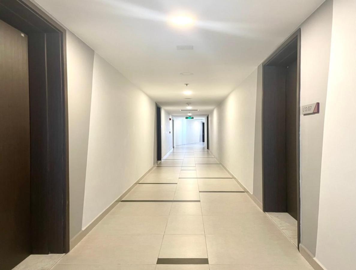 Compass One Building - Luxury Apartments Ap Phu Tho Εξωτερικό φωτογραφία