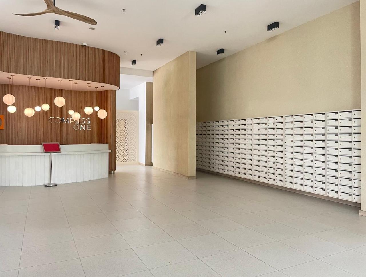 Compass One Building - Luxury Apartments Ap Phu Tho Εξωτερικό φωτογραφία